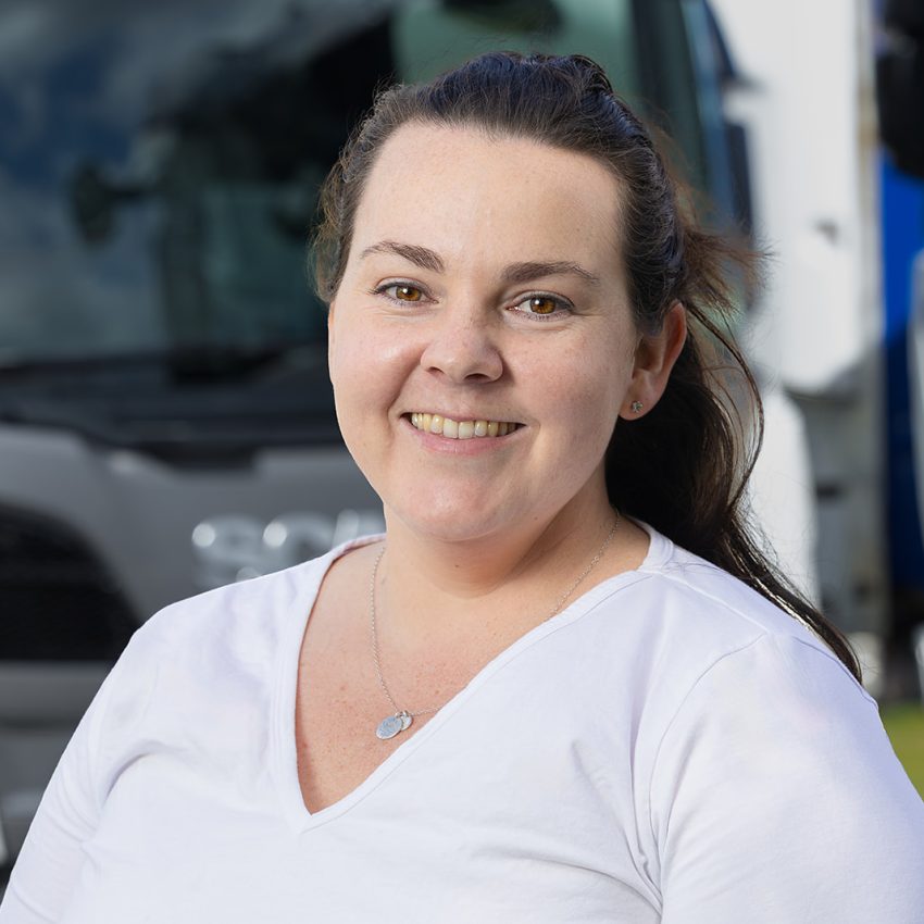 Holly - 20250721_MBM_Headshots-4_websize